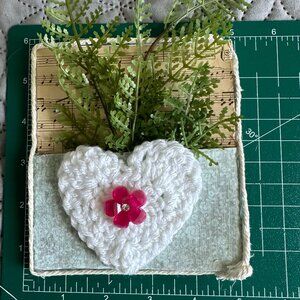 Refrigerator magnet floral hanger